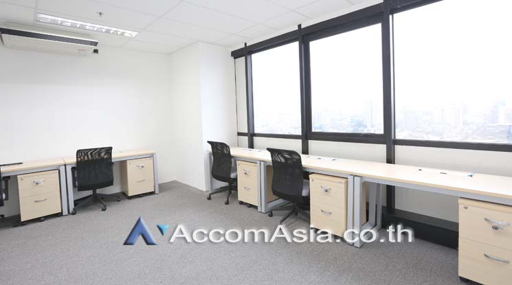 unit Office space For Rent in Sukhumvit, Bangkok  near BTS Ekkamai (AA15942)